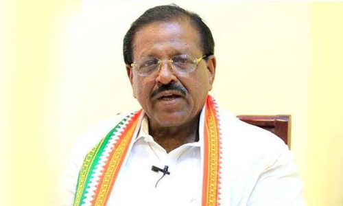 ഉണ്ണിത്താനെ അപമാനിച്ച സംഭവം: രണ്ടുപേർക്ക്​ സസ്​പെൻഷൻ