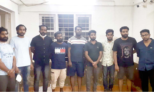 ലഹരിമരുന്നുമായി ഒമ്പത് യുവാക്കൾ പിടിയിൽ
