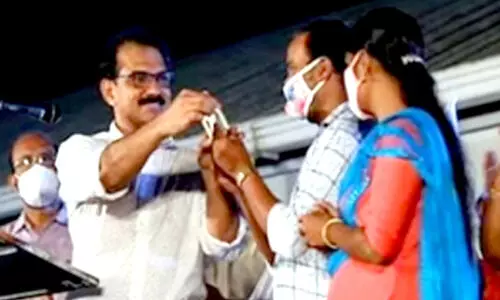 പോളിങ് ദിവസം മർദനമേറ്റയാൾക്ക്​ ട്വൻറി20 ഒരുലക്ഷം നല്‍കി