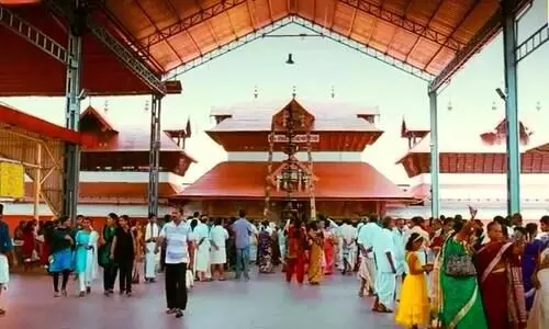 ദുരിതാശ്വാസ നിധിയിലേക്ക് നല്‍കിയ 10 കോടി രൂപ തിരിച്ച് ദേവസ്വത്തിന് നൽകണം- ഹൈകോടതി