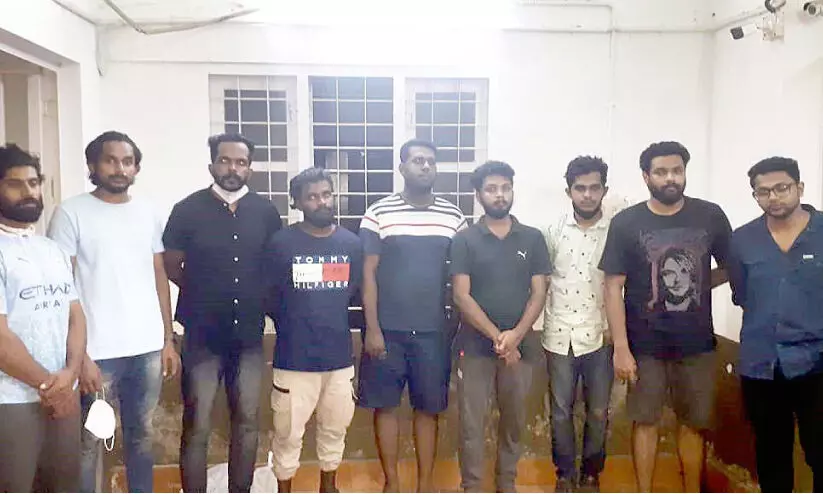 ലഹരിമരുന്നുമായി ഒമ്പത് യുവാക്കൾ പിടിയിൽ