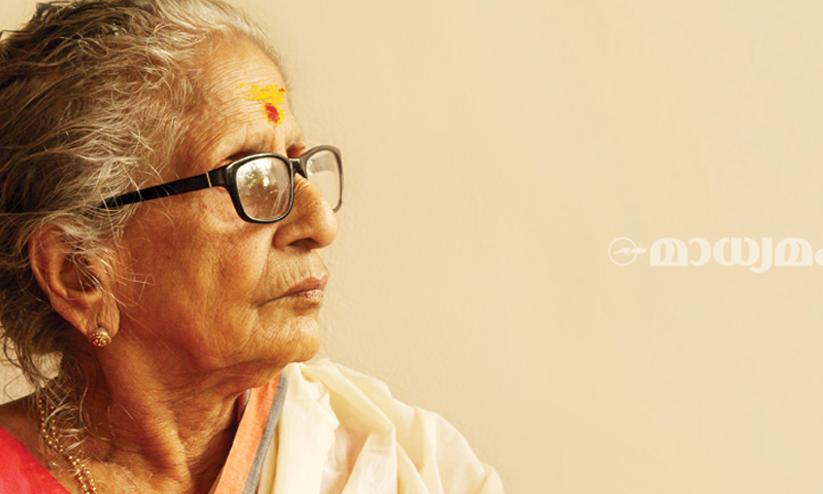 ഒ.എന്.വി സാഹിത്യ പുരസ്കാരം ഡോ. എം. ലീലാവതിക്ക് ഒ.എന്.വി സാഹിത്യ പുരസ്കാരം ഡോ. എം. ലീലാവതിക്ക്