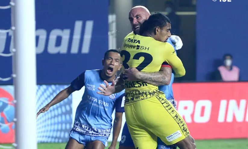 കിടിലൻ സേവുമായി രഹനേഷ്; നോർത്ത് ഇൗസ്റ്റിനെതിരെ ജാംഷഡ്പൂരിന് ജയം കിടിലൻ സേവുമായി രഹനേഷ്; നോർത്ത് ഇൗസ്റ്റിനെതിരെ ജാംഷഡ്പൂരിന് ജയം