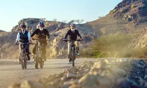 ആഭ്യന്തര ടൂറിസം പ്രോൽസാഹിപ്പിക്കൽ: നടന്നും സൈക്കിൾ ചവിട്ടിയും ദുബൈ ഭരണാധികാരിയുടെ ഹത്ത ടൂർ