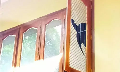 യൂ​ത്ത് കോ​ൺ​ഗ്ര​സ് നേ​താ​വി​െൻറ വീടിനുനേരെ ആക്രമണം