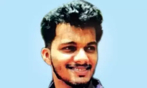 കാ​റി​ടി​ച്ച് പ​രി​ക്കേ​റ്റ വി​ദ്യാ​ർ​ഥി മ​രി​ച്ചു