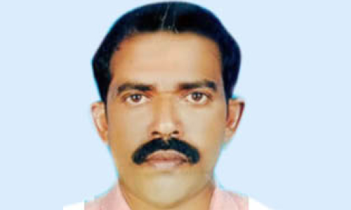 ത​ടി ക​യ​റ്റു​ന്ന​തി​നി​ടെ തൊ​ഴി​ലാ​ളി കു​ഴ​ഞ്ഞു​വീ​ണ് മ​രി​ച്ചു