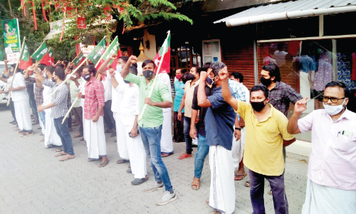 സ്ഥാനാർഥിക്കെതിരെ ഗുണ്ടാ വിളയാട്ടം; പൊലീസ് കേസെടുത്തു