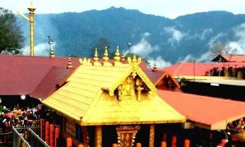 ശബരിമല മേല്‍ശാന്തി കോവിഡ് നിരീക്ഷണത്തില്‍; സന്നിധാനം കണ്ടെയ്ന്‍മെന്‍റ് സോണ്‍ ആക്കിയേക്കും