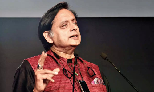 ഗോവയിൽ ബീഫ്​ ഒഴുക്കുമെന്ന്​ ബി.ജെ.പി; ഹിന്ദുത്വയുടെ ഇരട്ടത്താപ്പെന്ന്​​ ശശി തരൂർ