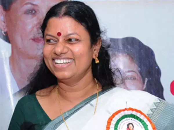 ആരിൽ നിന്നും പണം വാങ്ങിയിട്ടില്ല; പാർട്ടിയിൽ കലാപമുണ്ടാക്കാൻ നീക്കം -ബിന്ദു കൃഷ്ണ ആരിൽ നിന്നും പണം വാങ്ങിയിട്ടില്ല; പാർട്ടിയിൽ കലാപമുണ്ടാക്കാൻ നീക്കം -ബിന്ദു കൃഷ്ണ