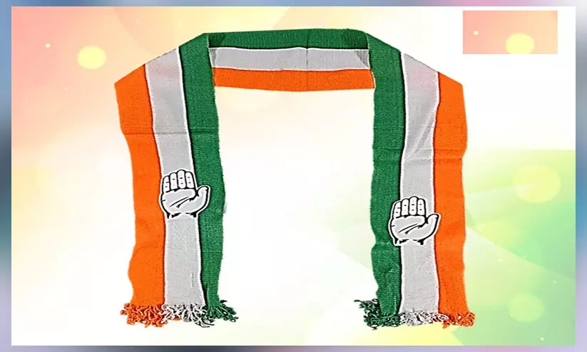 യു.ഡി.എഫ് സ്ഥാനാർഥിക്കെതിരെ പ്രവർത്തിച്ചതിന് ഒരാഴ്ച മുമ്പ് പുറത്താക്കിയ നേതാവിനെ തിരിച്ചെടുത്ത് കോൺഗ്രസ് യു.ഡി.എഫ് സ്ഥാനാർഥിക്കെതിരെ പ്രവർത്തിച്ചതിന് ഒരാഴ്ച മുമ്പ് പുറത്താക്കിയ നേതാവിനെ തിരിച്ചെടുത്ത് കോൺഗ്രസ്