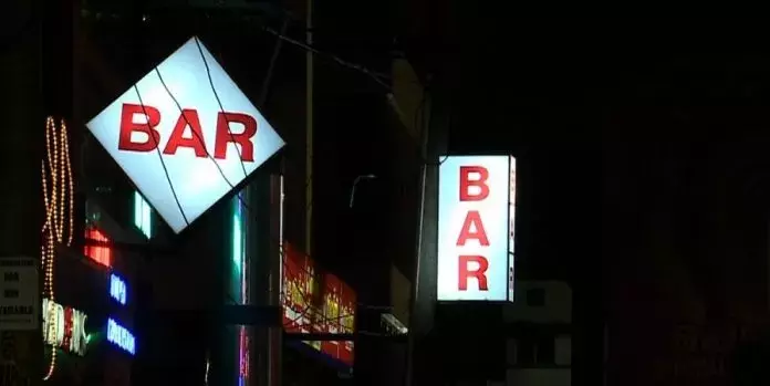 പുതുവർഷത്തിന്​ മുമ്പായി ബാറുകൾ തുറക്കാൻ നീക്കം