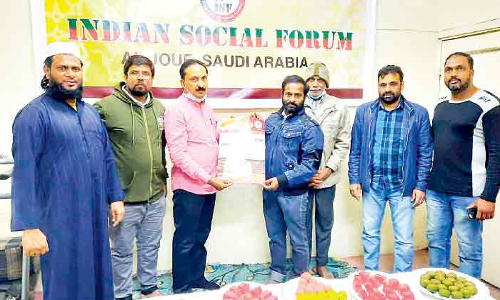 െഎ.എസ്​.എഫ്​ വിജയാഘോഷം സംഘടിപ്പിച്ചു