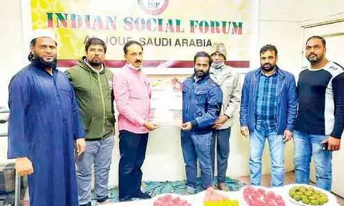 െഎ.എസ്​.എഫ്​ വിജയാഘോഷം സംഘടിപ്പിച്ചു