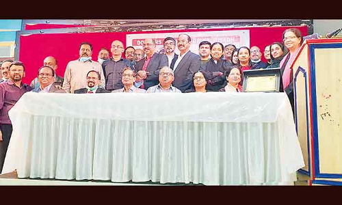 ഡോ. ​ഭ​ര​ത​ന്​ യാ​ത്ര​യ​യ​പ്പ്​ ന​ൽ​കി