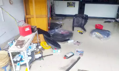 പുതുപ്പാടിയിൽ അക്രമം തുടരുന്നു; ലീഗ്​ നേതാവിന്‍റെ സ്​ഥാപനം തകർത്തു