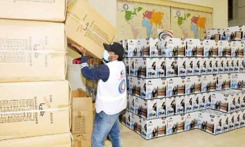 550 കു​ടും​ബ​ത്തി​ന്​ സ​ഹാ​യ​വി​ത​ര​ണ​വു​മാ​യി റെ​ഡ്​ ക്രെ​സ​ൻ​റ്​ സൊ​സൈ​റ്റി