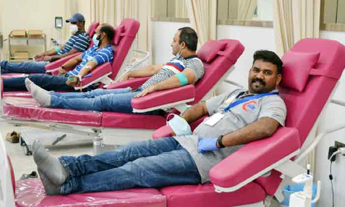 ര​ക്ത​ദാ​ന ക്യാ​മ്പ് സം​ഘ​ടി​പ്പി​ച്ചു