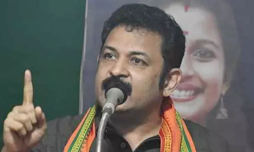 ഞാനും ചാണകം, നിങ്ങളും ചാണകം, നമ്മൾ എല്ലാം ചാണകം -ചാണകസംഘി വിളിയിൽ സന്തോഷമെന്ന് നടൻ കൃഷ്ണകുമാർ