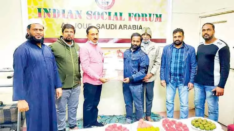 െഎ.എസ്.എഫ് വിജയാഘോഷം സംഘടിപ്പിച്ചു െഎ.എസ്.എഫ് വിജയാഘോഷം സംഘടിപ്പിച്ചു