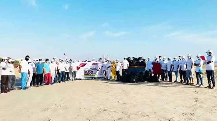 ദേശീയദിനം: കെ.എം.സി.സി ബീച്ച് ശുചീകരിച്ചു ദേശീയദിനം: കെ.എം.സി.സി ബീച്ച് ശുചീകരിച്ചു