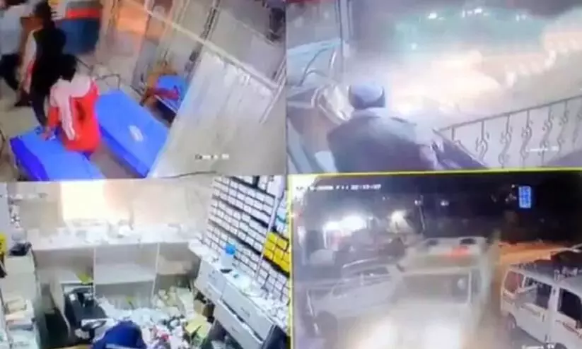 ഇടിച്ചിട്ടും ഇടിച്ചിട്ടും കലി അടങ്ങിയില്ല; ആശുപത്രിയിലേക്ക് വാൻ ഇടിച്ചുകയറ്റിയത് എട്ടുതവണ ഇടിച്ചിട്ടും ഇടിച്ചിട്ടും കലി അടങ്ങിയില്ല; ആശുപത്രിയിലേക്ക് വാൻ ഇടിച്ചുകയറ്റിയത് എട്ടുതവണ