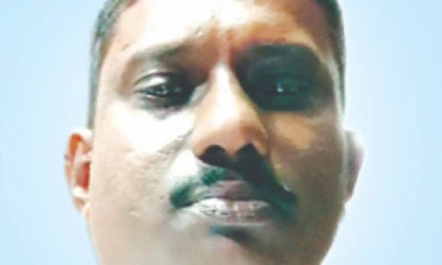 ബൈ​ക്കും പി​ക്ക​പ് വാ​നും   കൂ​ട്ടി​യി​ടി​ച്ച് ഒ​രാ​ള്‍ മ​രി​ച്ചു