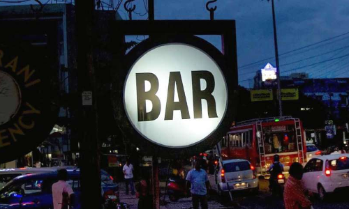 സംസ്ഥാനത്ത് ബാറുകൾ തുറക്കാൻ ഉത്തരവ്; ക്ലബ്ബുകളിലും മദ്യം വിളമ്പാം