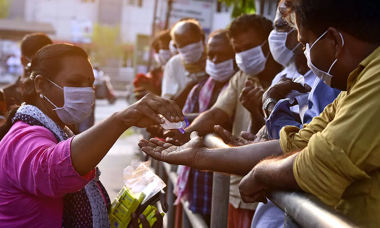 സംസ്ഥാനത്ത് ഇന്ന് 3423 പേര്ക്ക് കോവിഡ്; കൂടുതൽ മലപ്പുറത്ത് സംസ്ഥാനത്ത് ഇന്ന് 3423 പേര്ക്ക് കോവിഡ്; കൂടുതൽ മലപ്പുറത്ത്