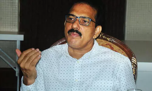 ട്വൻറി20 നേതാക്കളെ രഹസ്യമായി കണ്ട് മുന്നണികള് ട്വൻറി20 നേതാക്കളെ രഹസ്യമായി കണ്ട് മുന്നണികള്