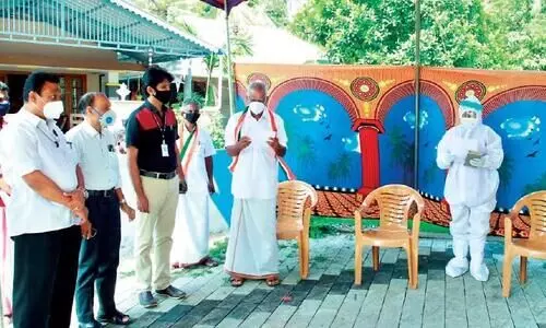 ജി​ല്ല പ​ഞ്ചാ​യ​ത്ത് ഭ​ര​ണ​സ​മി​തി അം​ഗ​ങ്ങ​ള്‍ സ​ത്യ​പ്ര​തി​ജ്ഞ ചെ​യ്തു