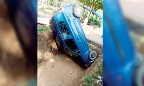 car Fell into canal