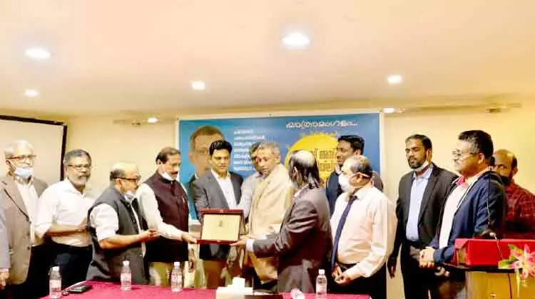 അസ്ഹർ പുള്ളിയിലിന് പ്രവാസിസമൂഹം യാത്രയയപ്പ് നൽകി