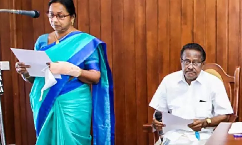 Elsamma came to the stage with the grief of her mothers demise