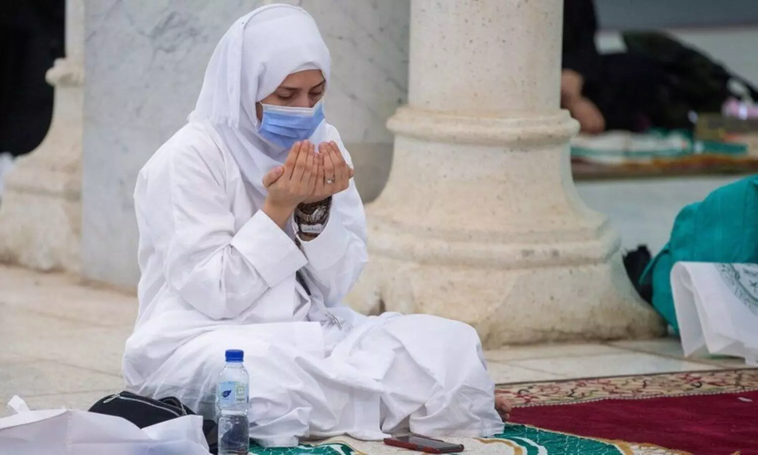വിദേശ ഉംറ തീർഥാടകരുടെ വരവ്​ താൽക്കാലികമായി നിർത്തിവെച്ചു