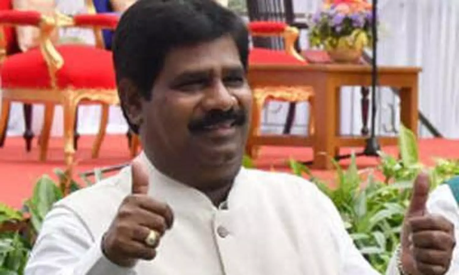 Karnataka minister accused of bribery of Rs 1 crore