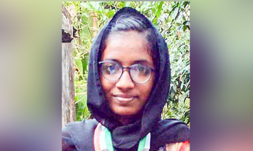 പെൻസിൽ മുനകളിൽ വിസ്മയം തീർത്ത ഷിഫാനക്ക്​ ദേശീയ അംഗീകാരം