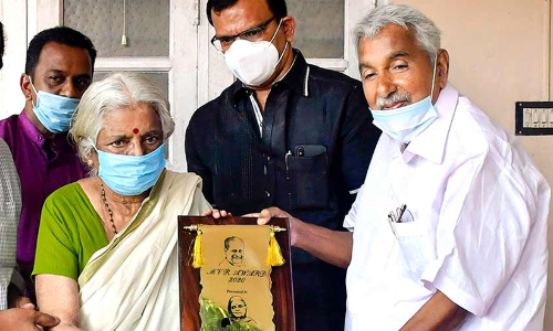 വിടവാങ്ങിയത് കേരളത്തിന്‍റെ മനഃസാക്ഷി; സുഗതകുമാരിയെ അനുസ്മരിച്ച് ഉമ്മന്‍ ചാണ്ടി