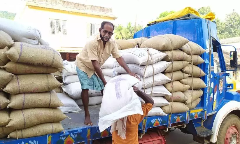 loading worker kk thankachan loading worker kk thankachan