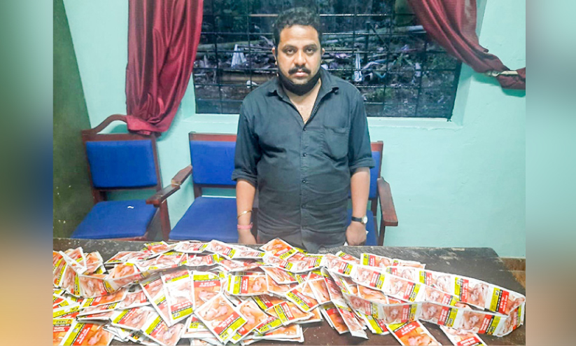 പാൻമസാല ശേഖരം പിടിച്ചെടുത്തു; രണ്ടുപേർ അറസ്റ്റിൽ പാൻമസാല ശേഖരം പിടിച്ചെടുത്തു; രണ്ടുപേർ അറസ്റ്റിൽ