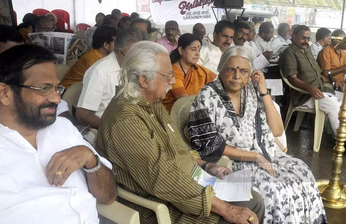 പെയ്തൊഴിഞ്ഞു...