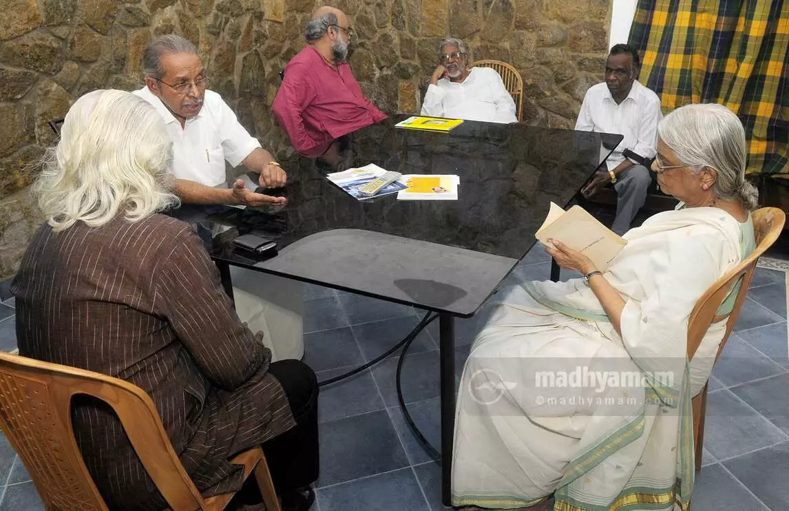 പെയ്തൊഴിഞ്ഞു...