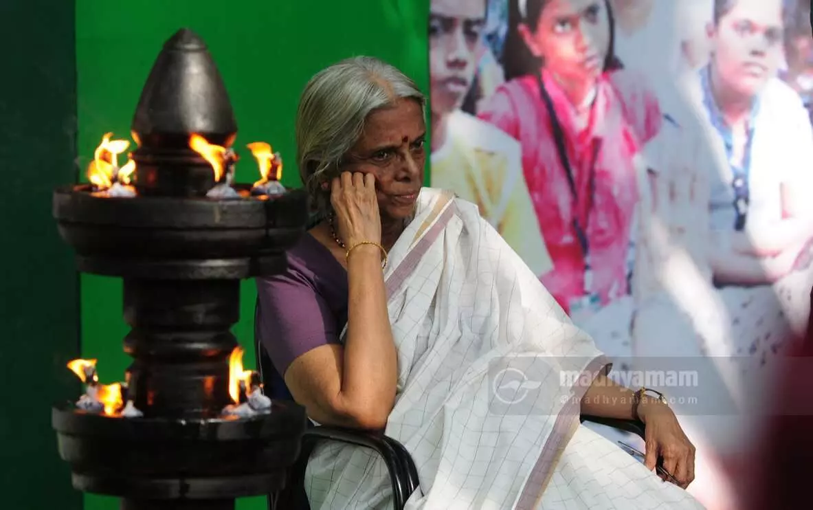 പെയ്തൊഴിഞ്ഞു...