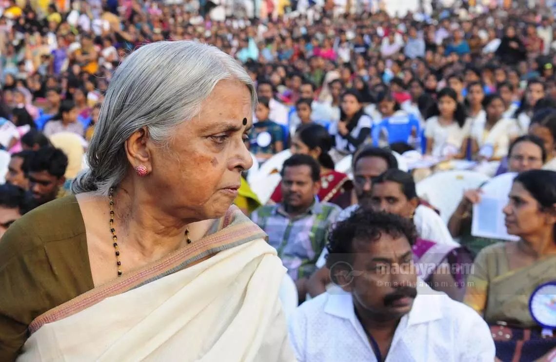 പെയ്തൊഴിഞ്ഞു...