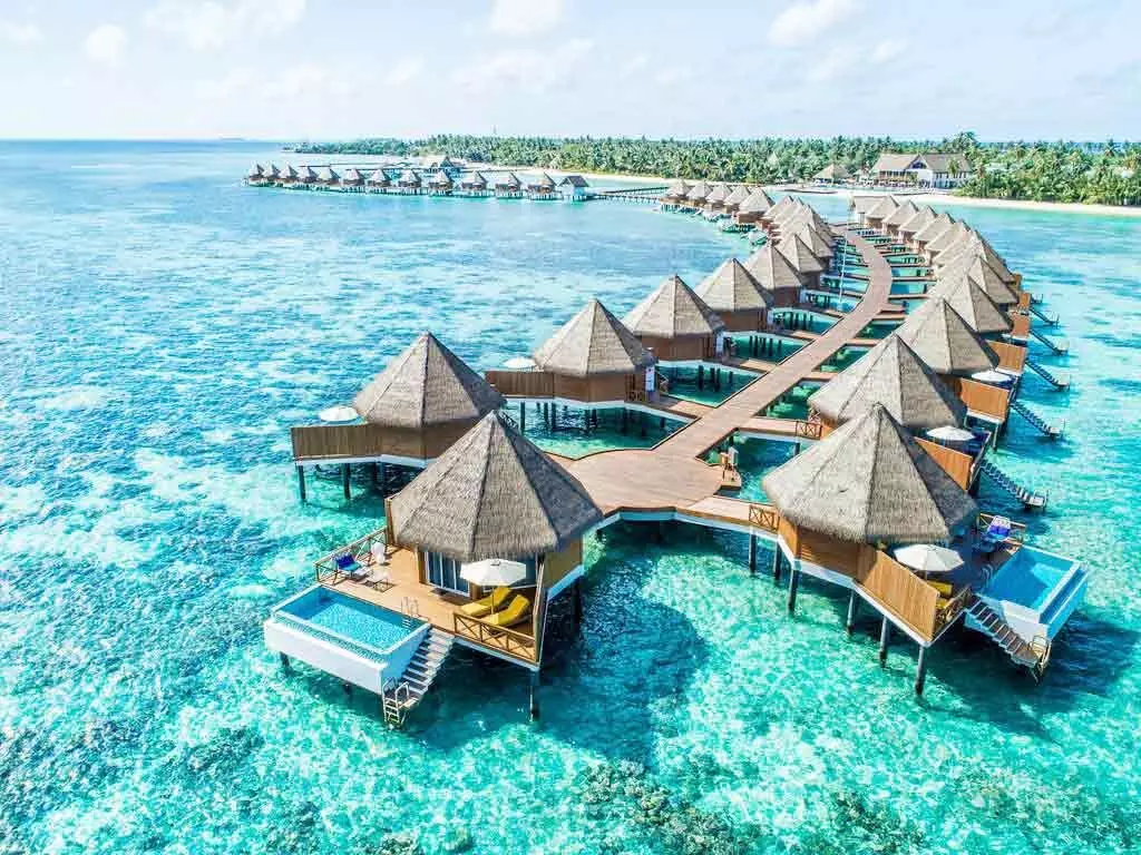 ആഘോഷത്തിനായി ആരും ഇനി ഇങ്ങോട്ടു വരേണ്ട; ഇന്ത്യക്കാരെ പൂർണമായും വിലക്കി മാലദ്വീപ് ആഘോഷത്തിനായി ആരും ഇനി ഇങ്ങോട്ടു വരേണ്ട; ഇന്ത്യക്കാരെ പൂർണമായും വിലക്കി മാലദ്വീപ്