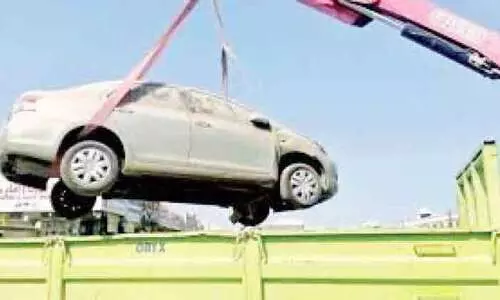 കാറുകൾ ഉപേക്ഷിക്കുന്നത് കൂടുന്നു: മുന്നറിയിപ്പുമായി മസ്കത്ത് നഗരസഭ കാറുകൾ ഉപേക്ഷിക്കുന്നത് കൂടുന്നു: മുന്നറിയിപ്പുമായി മസ്കത്ത് നഗരസഭ