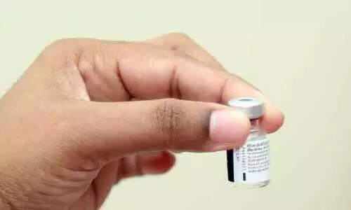 കുത്തിവെപ്പെടുക്കാം; കോവിഡിനെ ചെറുക്കാം കുത്തിവെപ്പെടുക്കാം; കോവിഡിനെ ചെറുക്കാം