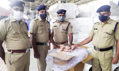 ട്രെയിനിൽ കടത്തിയ 38.4 ലക്ഷത്തി​െൻറ സിഗരറ്റ് പിടികൂടി