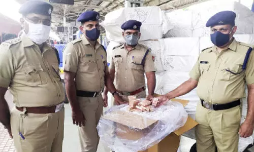 ട്രെയിനിൽ കടത്തിയ 38.4 ലക്ഷത്തി​െൻറ സിഗരറ്റ് പിടികൂടി